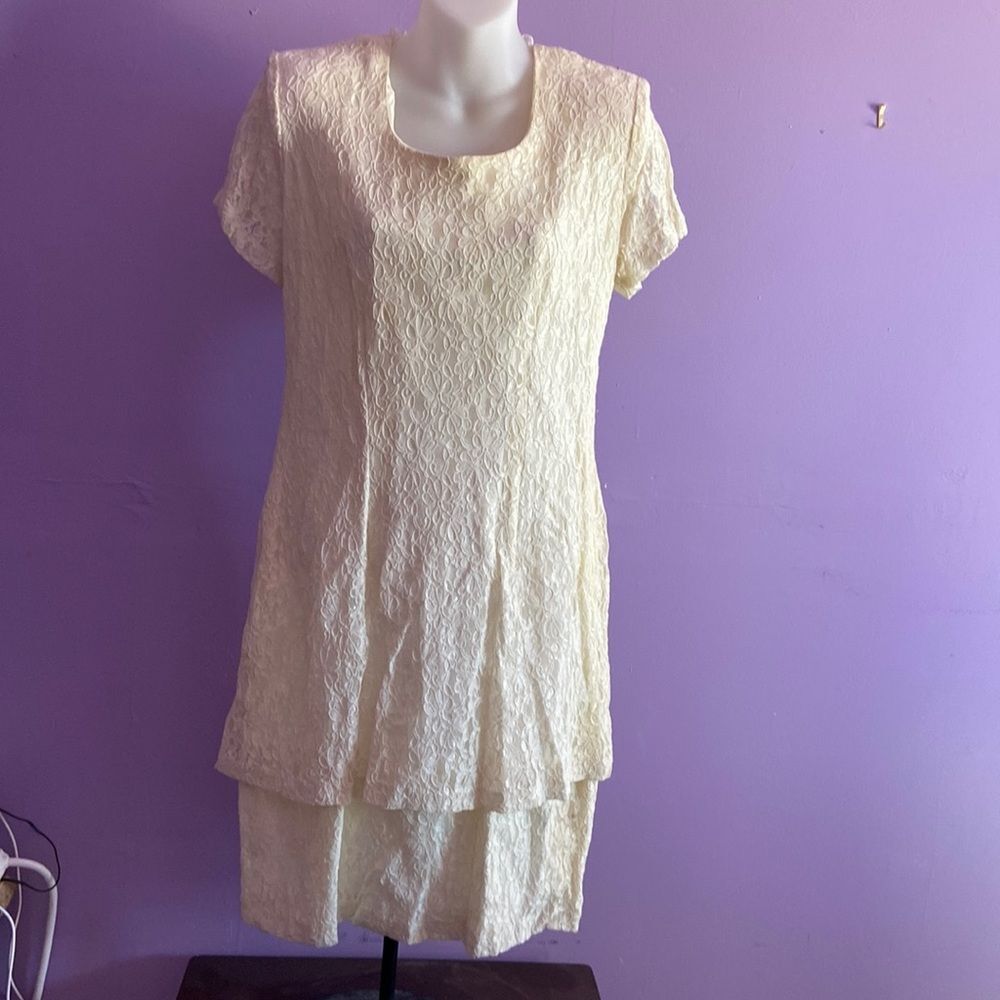 My Michelle Women’s Lace Dress Size 8 Eggshell Short Sleeve Lined Cocktail